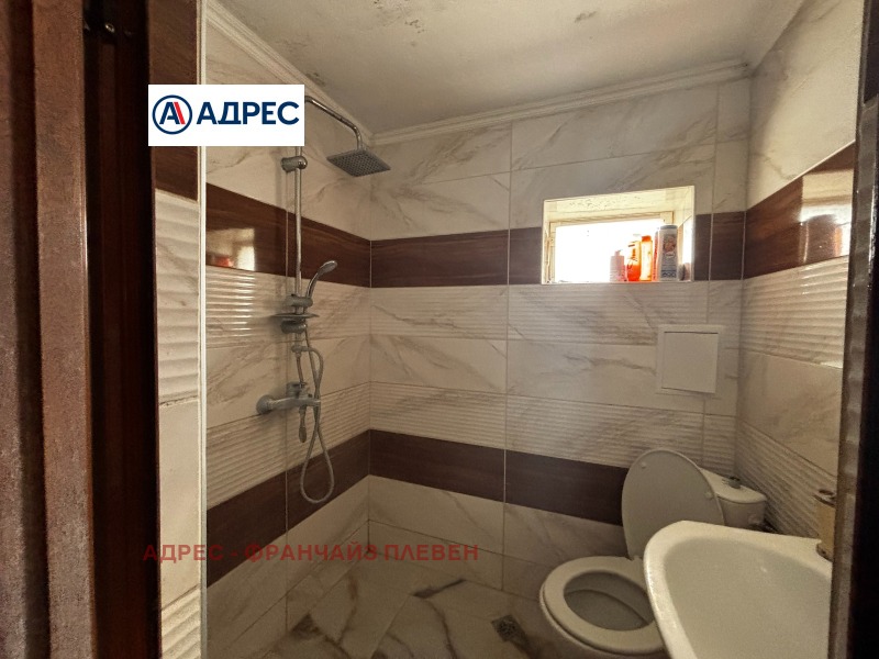 Продава КЪЩА, гр. Гулянци, област Плевен, снимка 11 - Къщи - 53594725