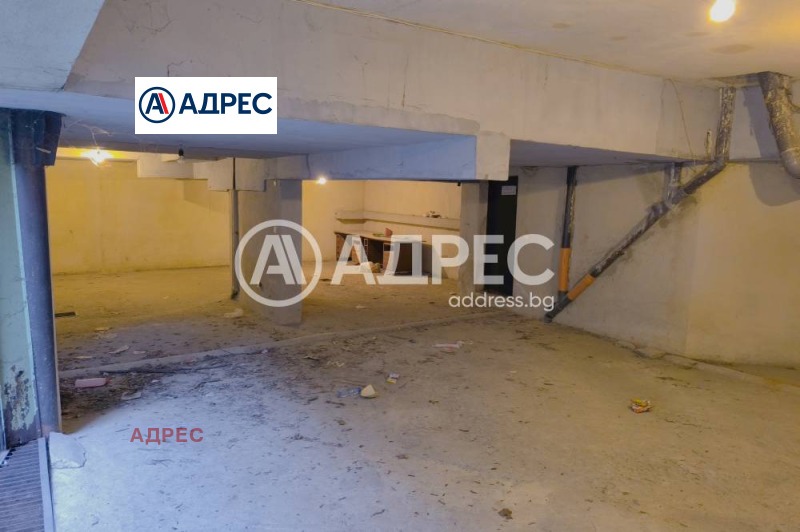 Продава ГАРАЖ, ПАРКОМЯСТО, гр. Варна, Център, снимка 2 - Гаражи и паркоместа - 53172995