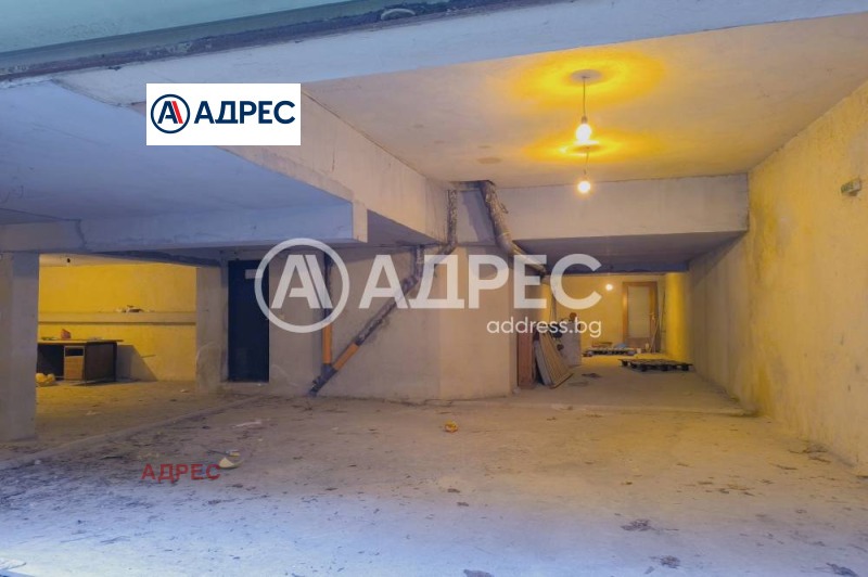 Продава ГАРАЖ, ПАРКОМЯСТО, гр. Варна, Център, снимка 3 - Гаражи и паркоместа - 53172995