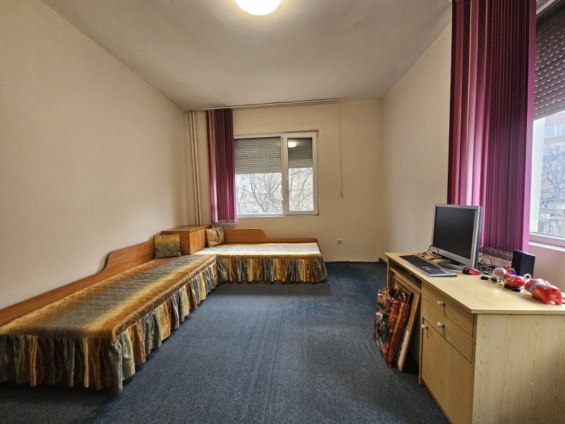 Продава 3-СТАЕН, гр. Плевен, Идеален център, снимка 4 - Апартаменти - 53119849