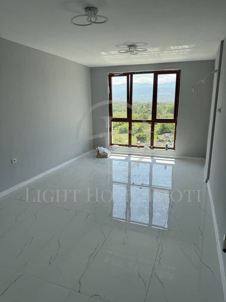 For Sale  1 bedroom Plovdiv , Yuzhen , 75 sq.m | 32765694