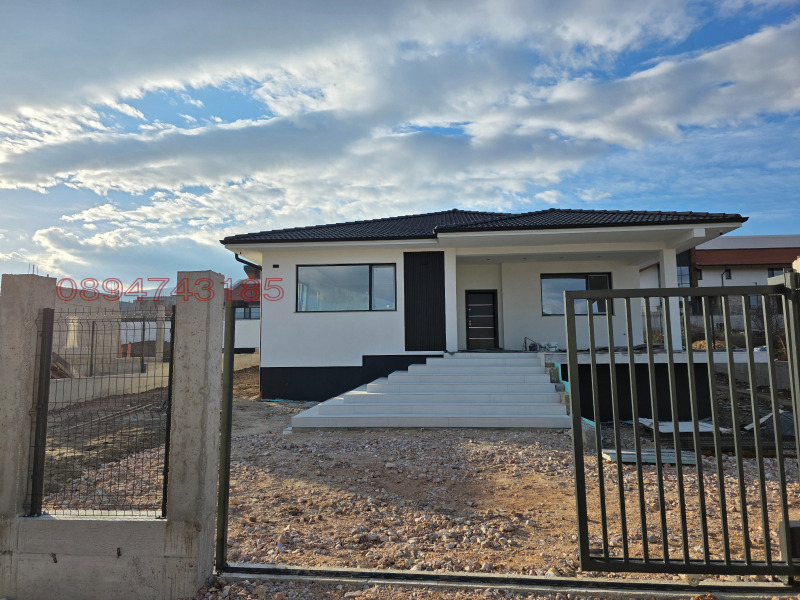 Продава КЪЩА, с. Белащица, област Пловдив, снимка 2 - Къщи - 53241441