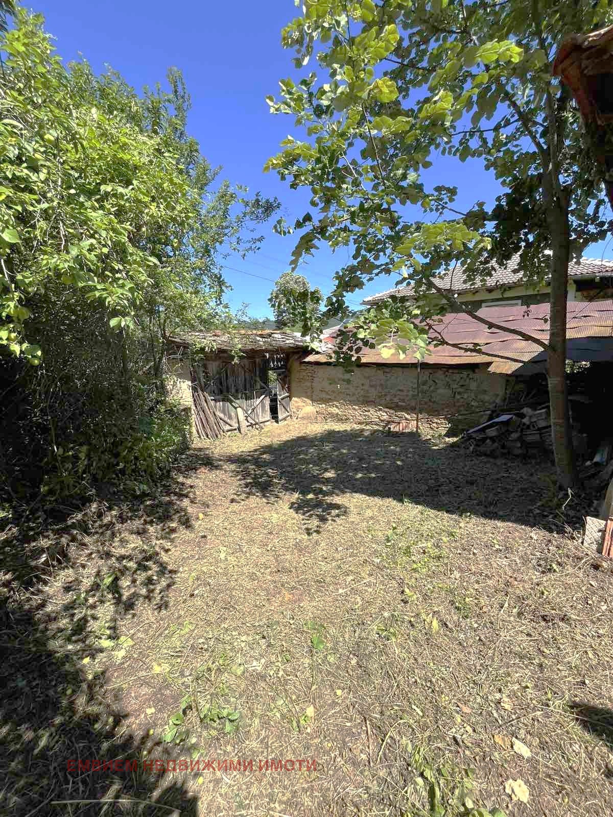Продава КЪЩА, с. Абланица, област Ловеч, снимка 4 - Къщи - 55654339