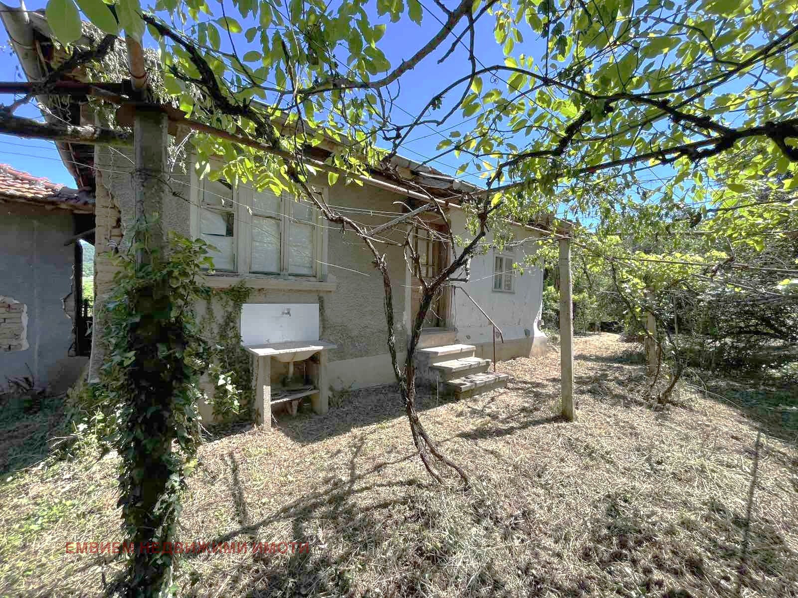 Продава КЪЩА, с. Абланица, област Ловеч