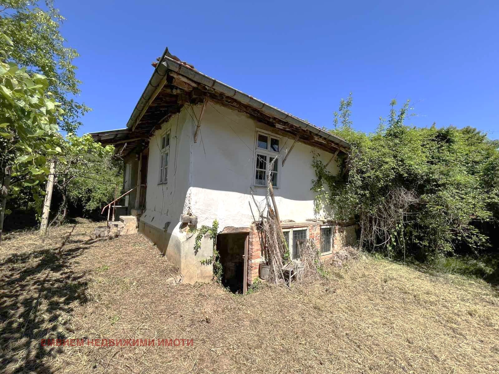 Продава КЪЩА, с. Абланица, област Ловеч, снимка 2 - Къщи - 55654339