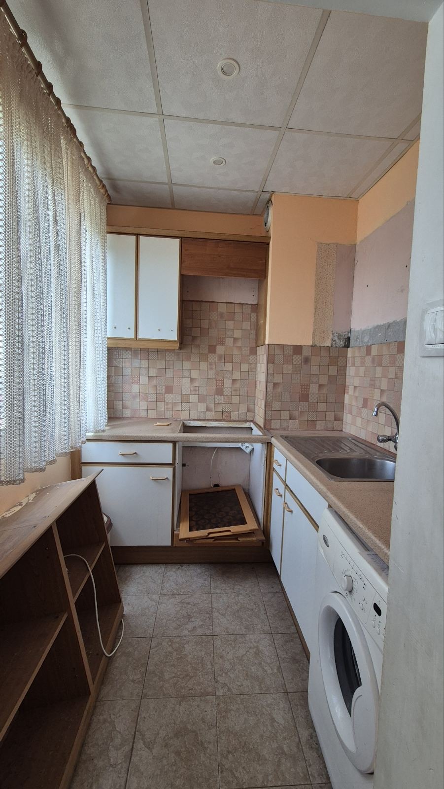 Продава 3-СТАЕН, гр. Варна, Младост 1