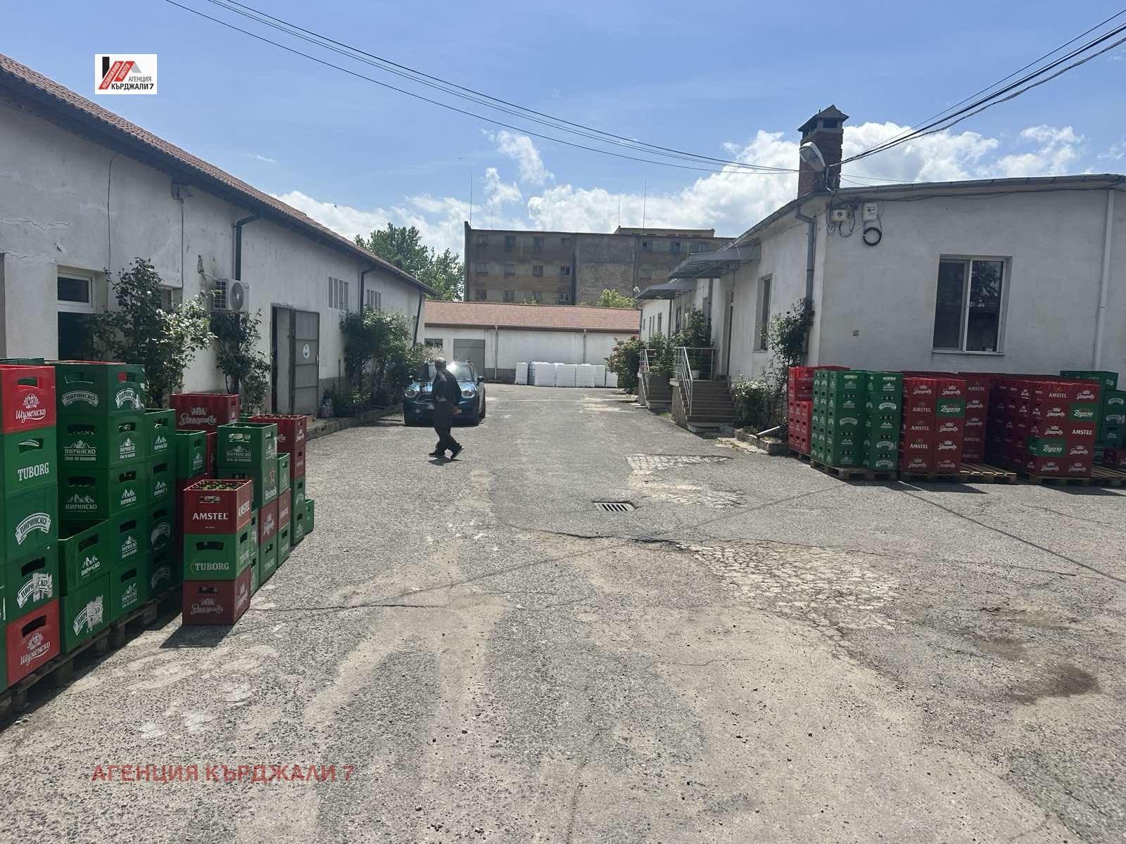 Продава ПРОМ. ПОМЕЩЕНИЕ, гр. Кърджали, Студен кладенец, снимка 8 - Производствени сгради - 54116715