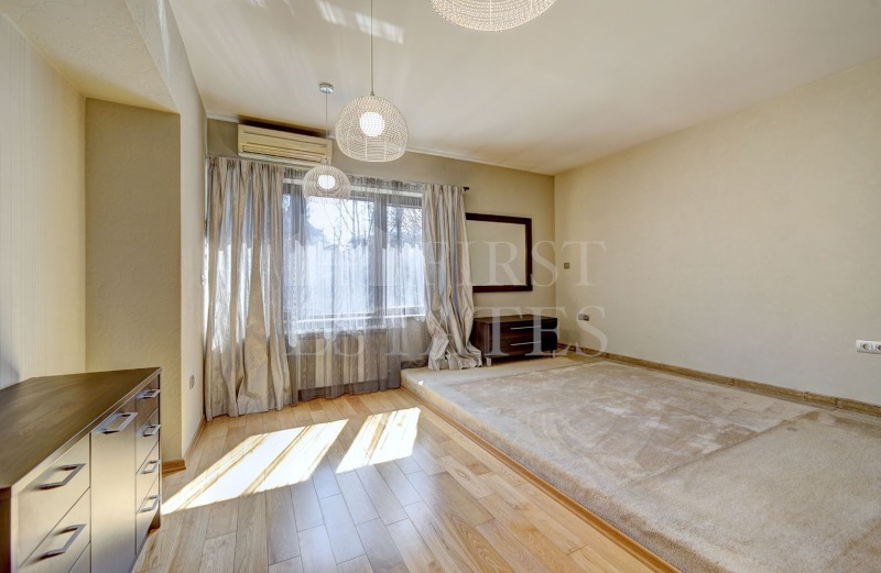 Na prodej  3+ ložnice Sofia , Centar , 220 m2 | 31573931 - obraz [9]