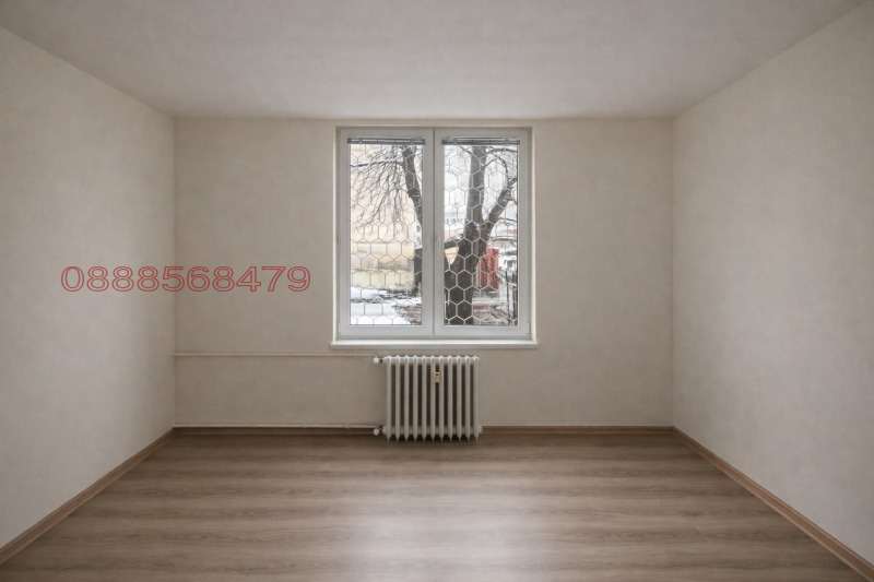 Продава МНОГОСТАЕН, гр. Плевен, Идеален център, снимка 2 - Апартаменти - 53186245