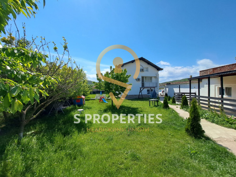 En venta  Casa región Dóbrich , Obrochishte , 160 metros cuadrados | 90074581