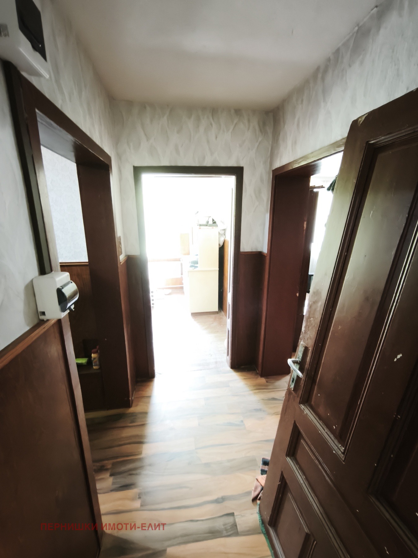 Продава ЕТАЖ ОТ КЪЩА, с. Кладница, област Перник, снимка 5 - Етаж от къща - 54712584