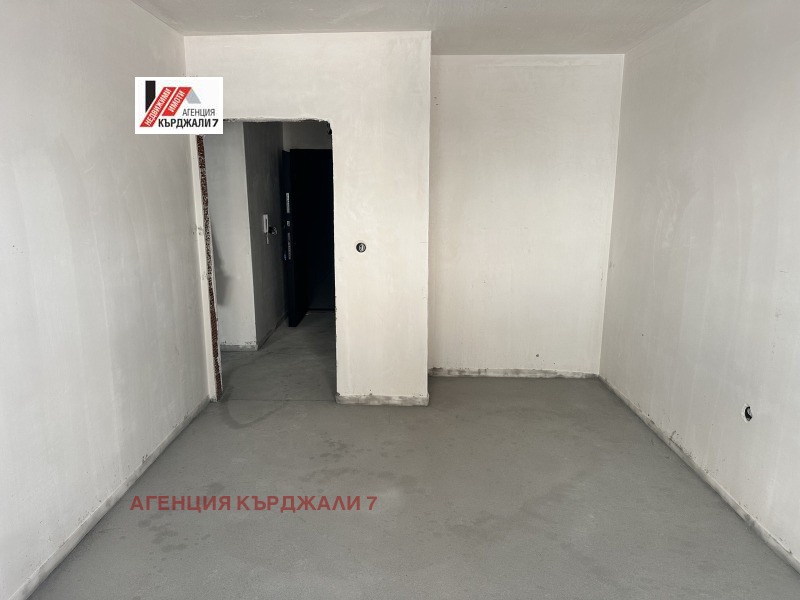 Продава 3-СТАЕН, гр. Кърджали, Център, снимка 5 - Апартаменти - 51998579