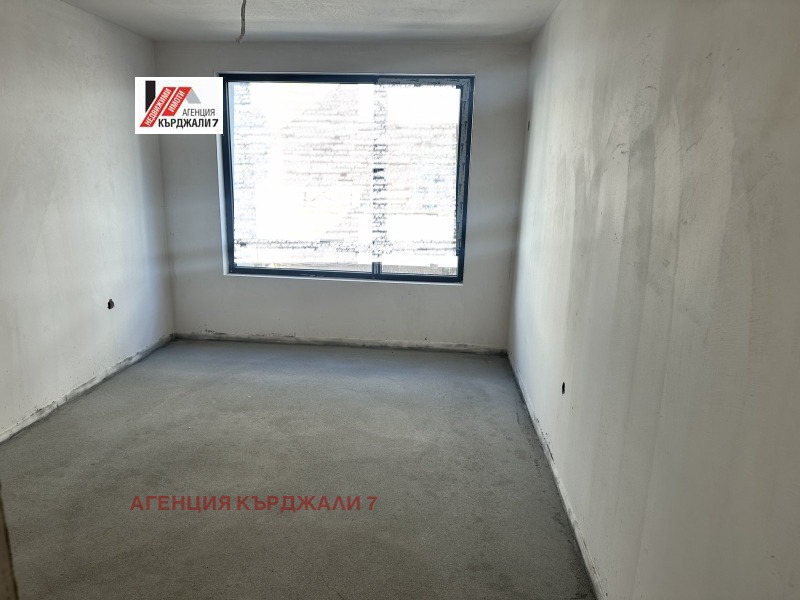 Продава 3-СТАЕН, гр. Кърджали, Център, снимка 4 - Апартаменти - 51998579