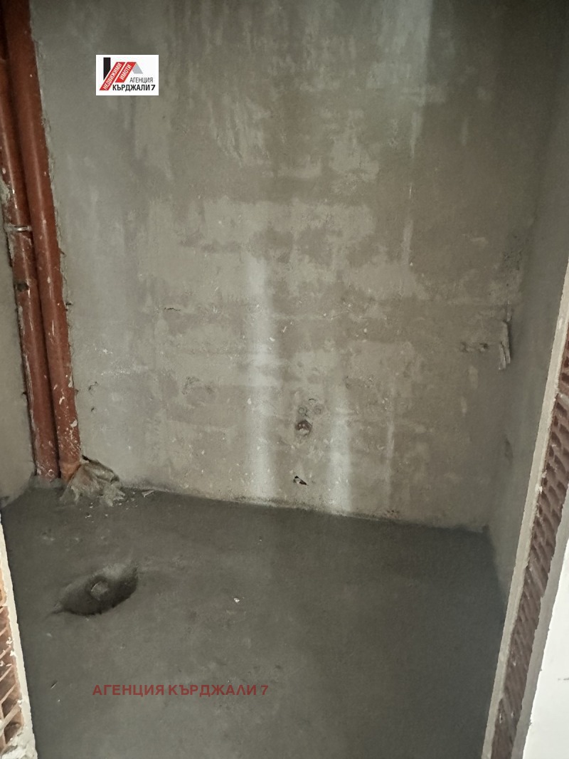 Продава 3-СТАЕН, гр. Кърджали, Център, снимка 10 - Апартаменти - 51998579