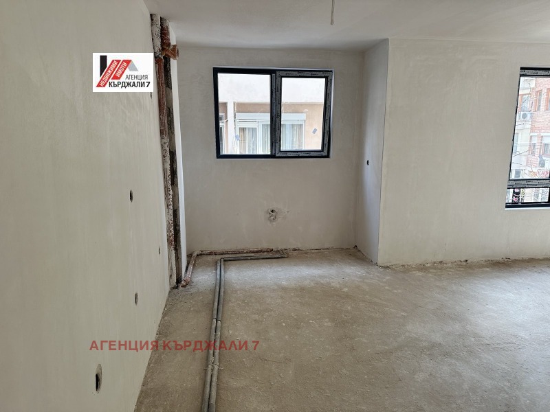 На продаж  2 спальні Кърджали , Център , 113 кв.м | 83229093 - зображення [8]