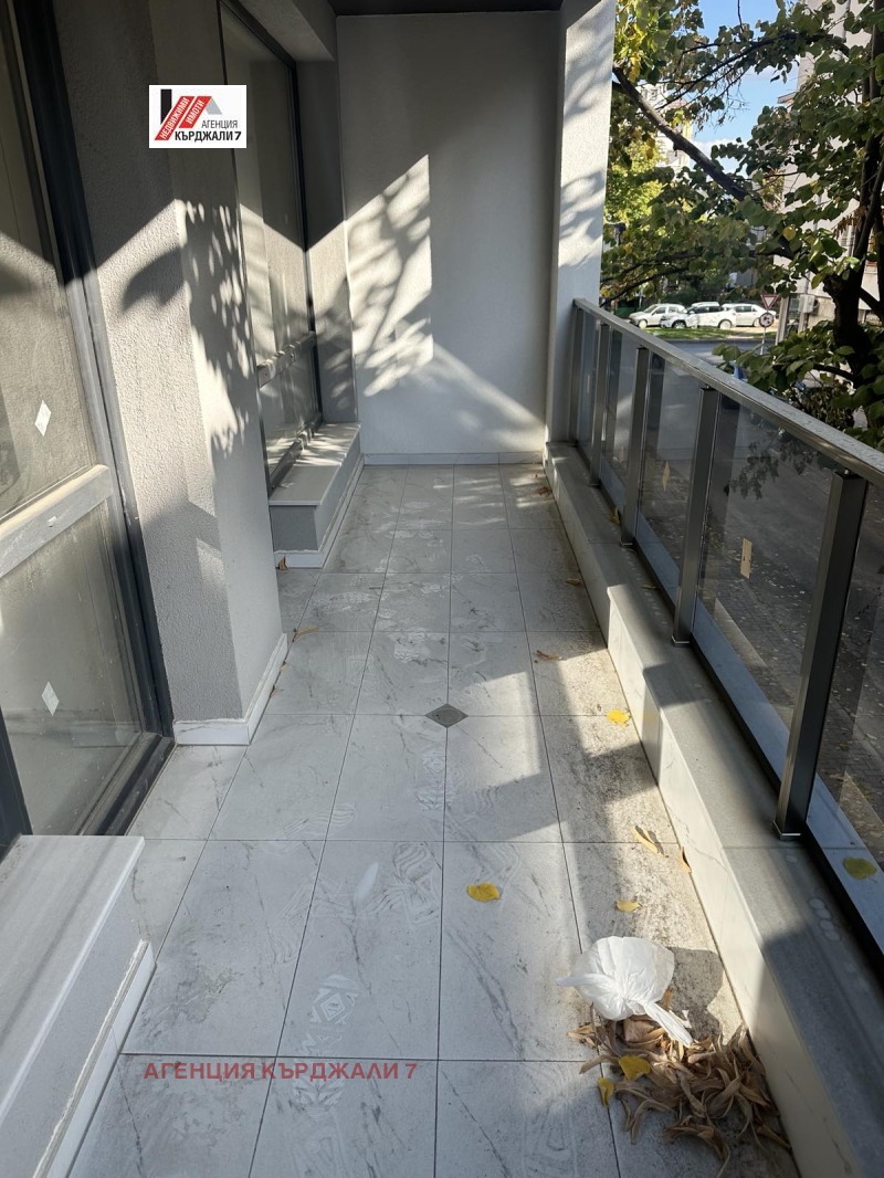 Продава 3-СТАЕН, гр. Кърджали, Център, снимка 11 - Апартаменти - 51998579