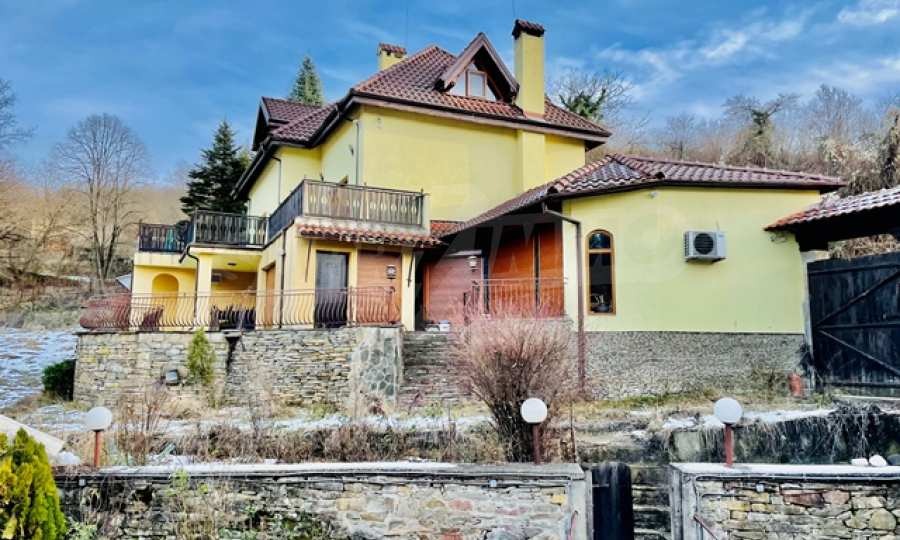 Продава КЪЩА, гр. Троян, област Ловеч, снимка 3 - Къщи - 56370722