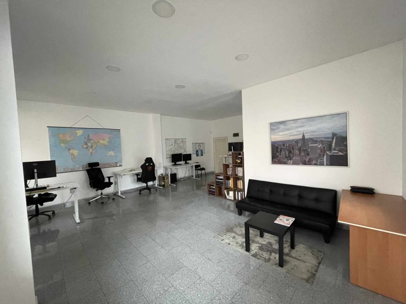 Продава МАГАЗИН в град София, Студентски град - 80 кв.м / 180 000 € » 352 049.40 лв., ИРАЛЕКС ООД
