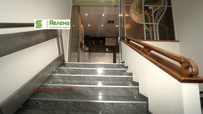 Продава  Офис град София , Докторски паметник , 304 кв.м | 92580877