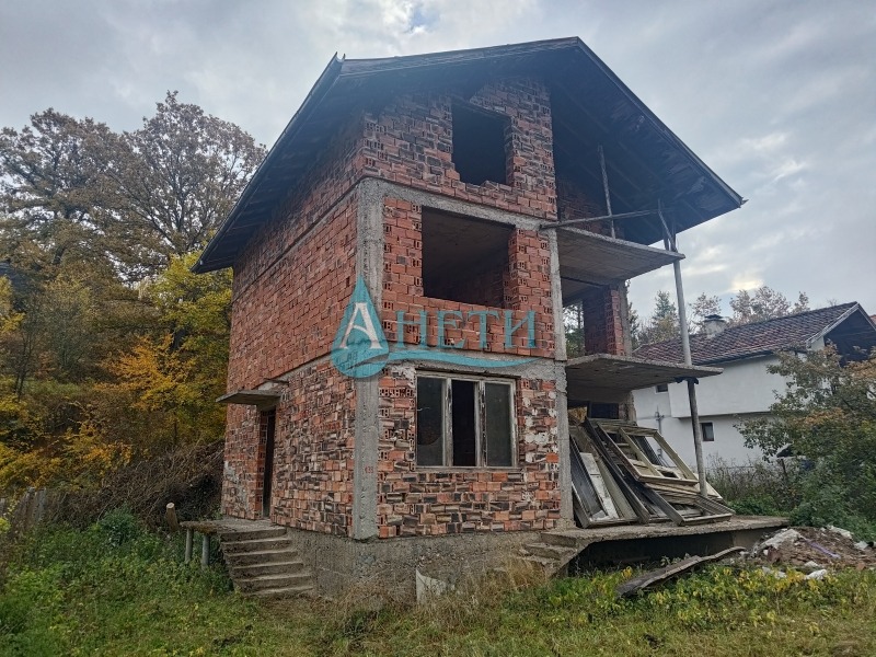 Продава КЪЩА, с. Глоговица, област Перник, снимка 2 - Къщи - 56489125