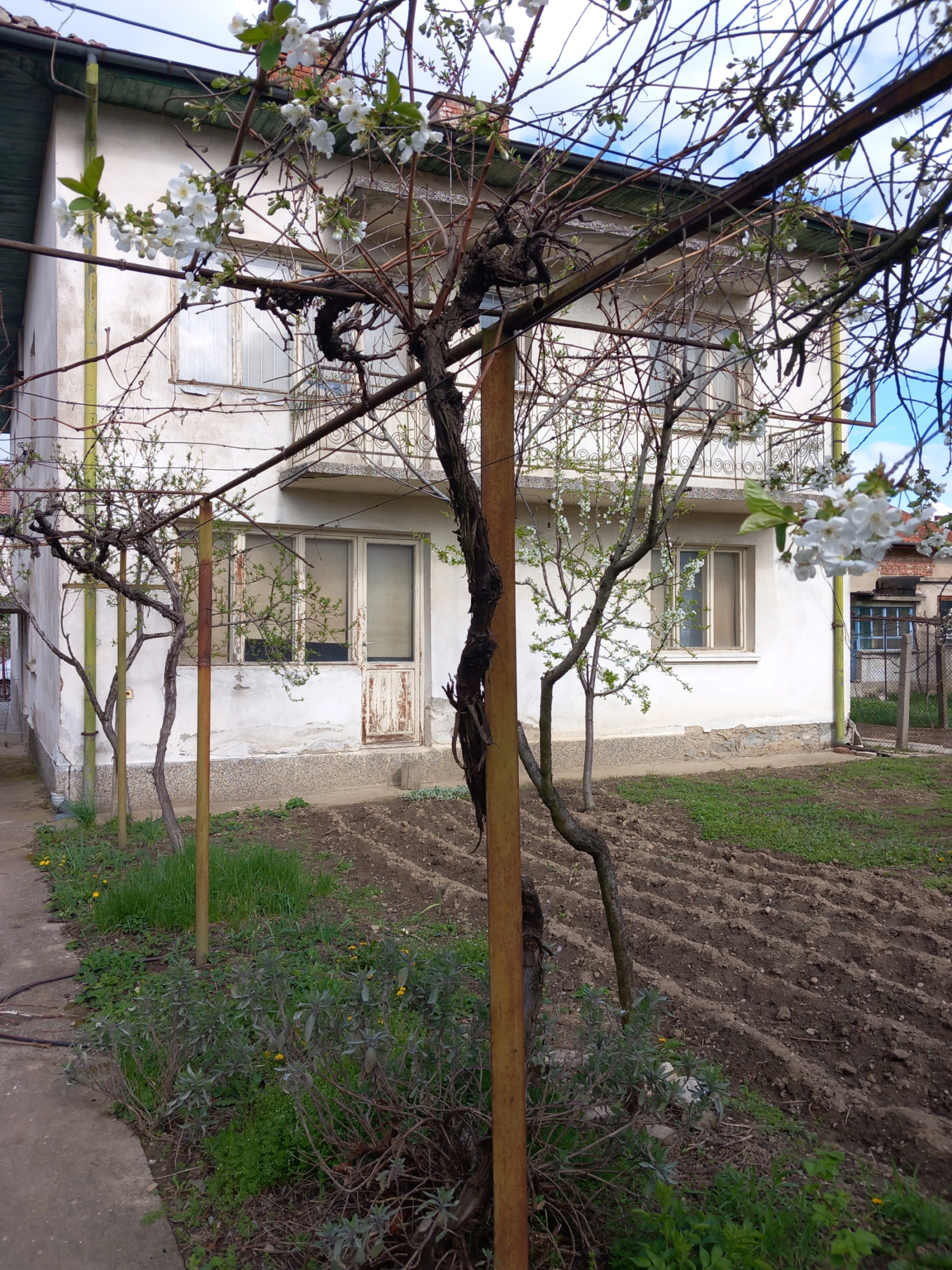 Продава КЪЩА, с. Пиперков чифлик, област Кюстендил