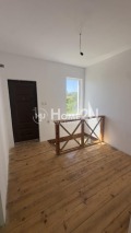 Продава КЪЩА, гр. Бургас, с. Извор, снимка 7