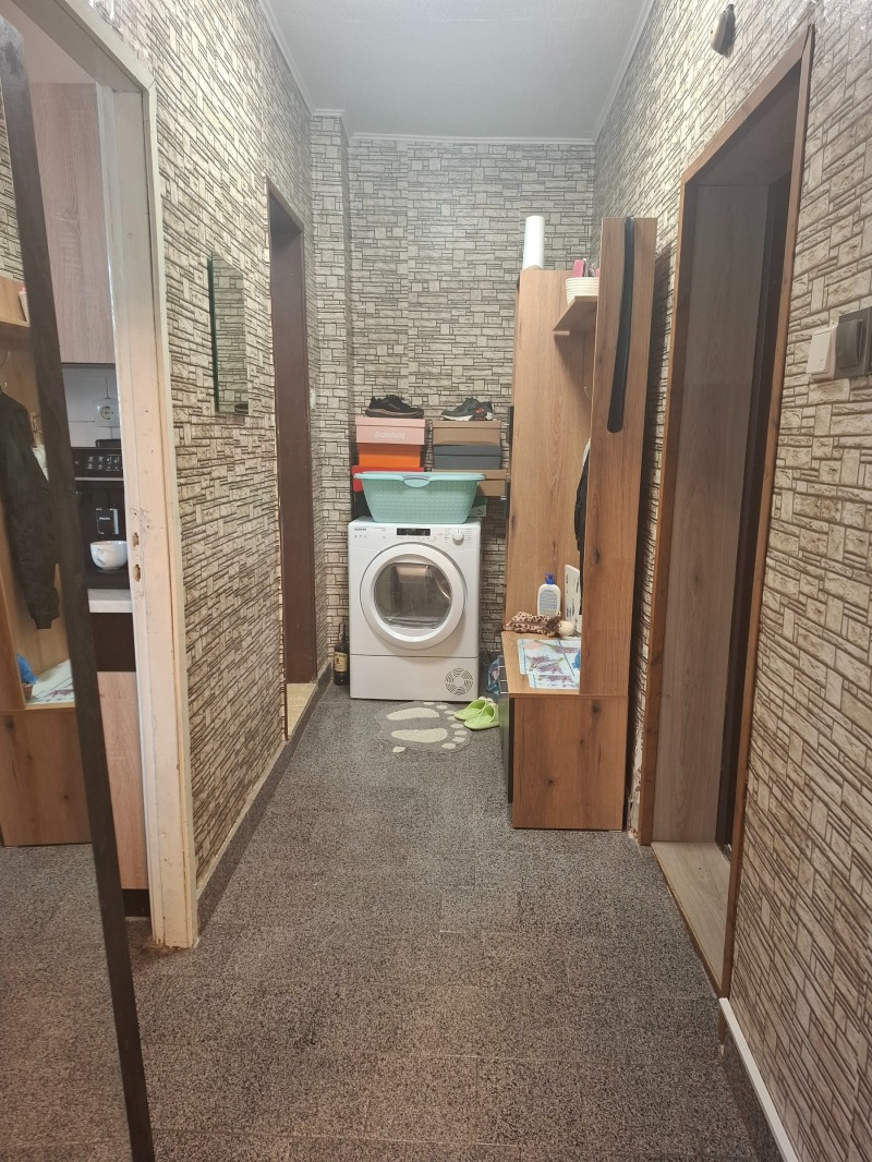 Продава 2-СТАЕН, гр. Плевен, Идеален център, снимка 2 - Апартаменти - 53084794