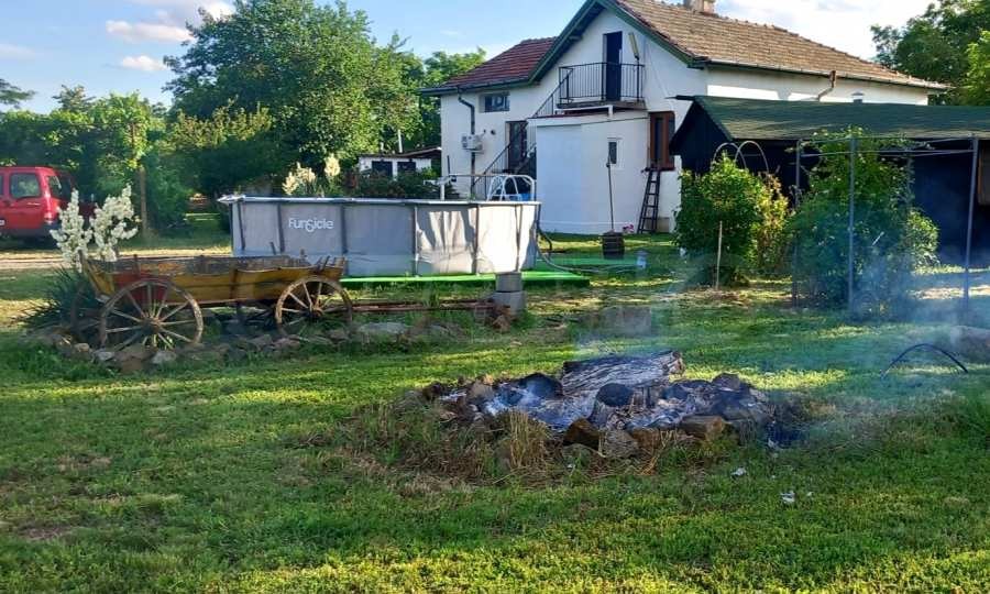 Продава КЪЩА, гр. Карнобат, област Бургас