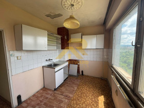 1 ložnice Iztok, Pernik