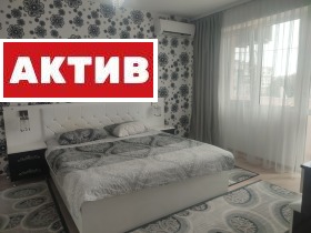 1 chambre Zapad 1, Targovichte 5