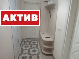 1 chambre Zapad 1, Targovichte 13