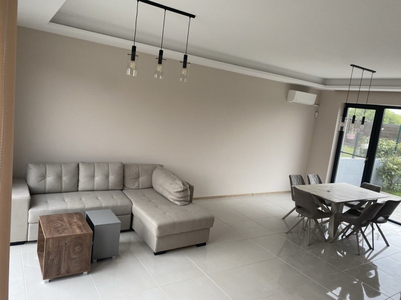 Продава КЪЩА, гр. Плевен, Сторгозия, снимка 3 - Къщи - 52289953