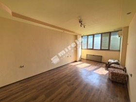 2 slaapkamers Tsentar, Jambol