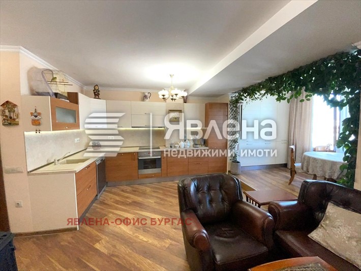 Продава 3-СТАЕН, гр. Бургас, Зорница, снимка 3 - Апартаменти - 53238477