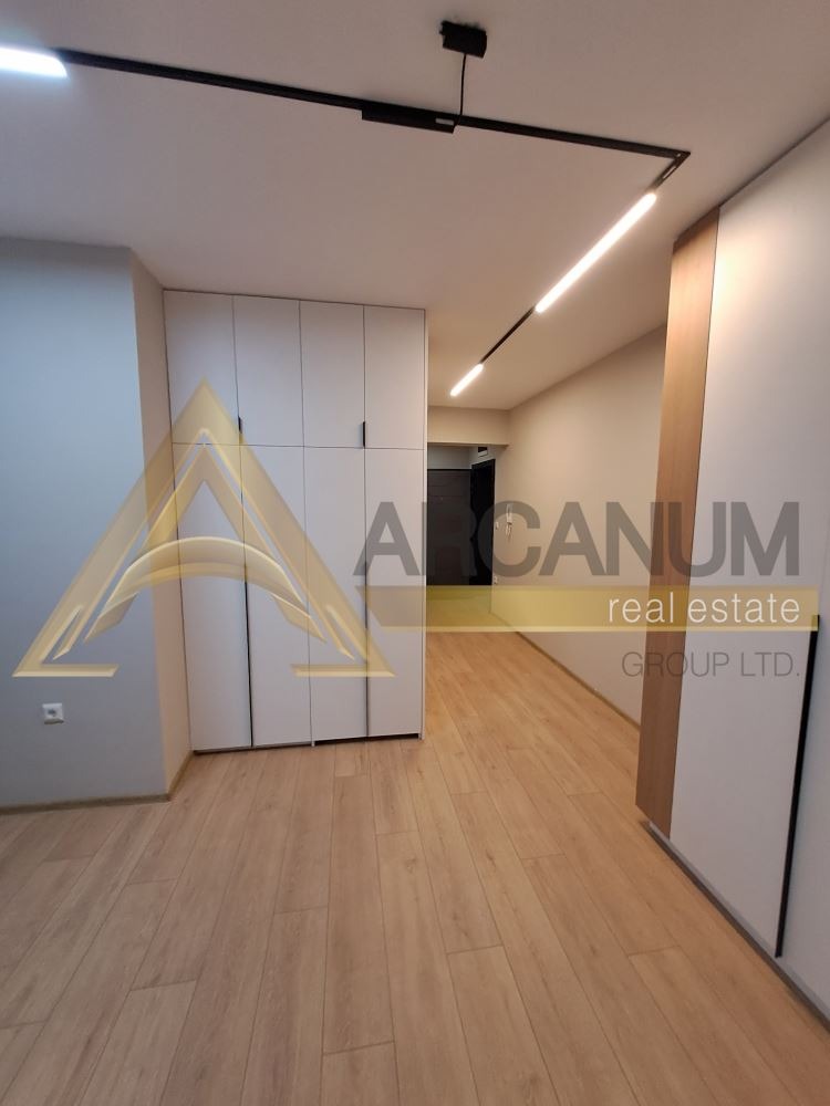 Продава 3-СТАЕН, гр. Варна, Централна поща