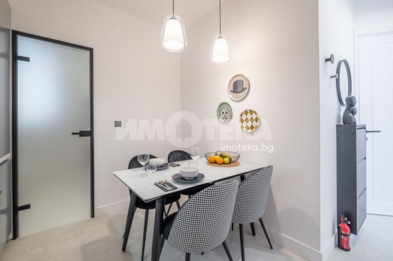 Продава МНОГОСТАЕН, гр. София, Център, снимка 7 - Апартаменти - 52990811