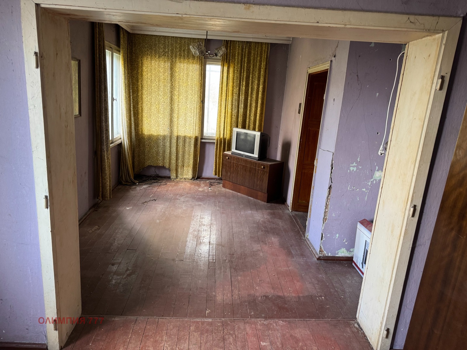 Продава ЕТАЖ ОТ КЪЩА, гр. Плевен, Широк център, снимка 6 - Етаж от къща - 56083958