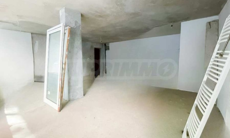 In vendita  Negozio Sofia , Belite brezi , 180 mq | 98603020
