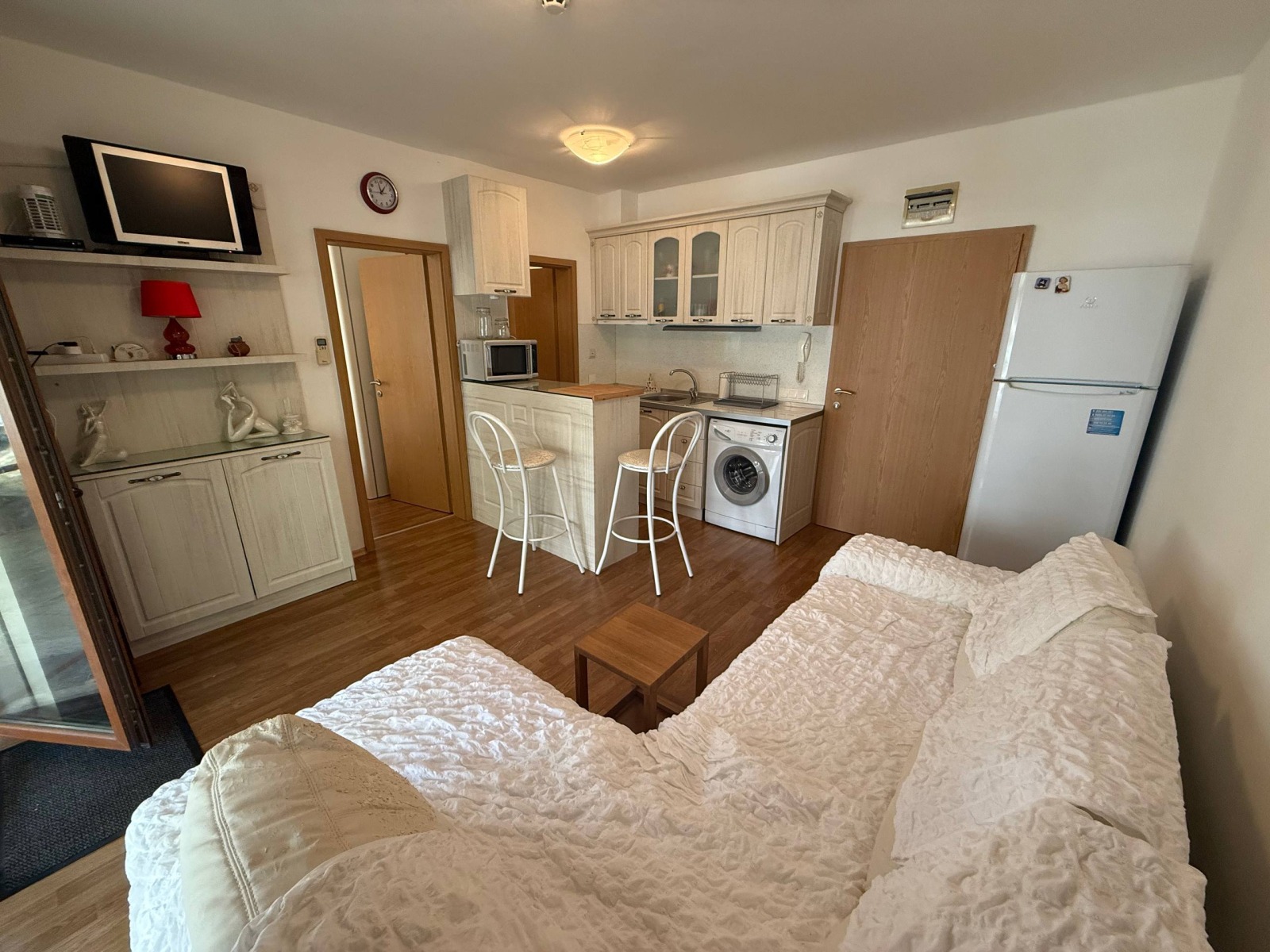 Продава 2-СТАЕН, гр. Ахелой, област Бургас, снимка 2 - Апартаменти - 54267782