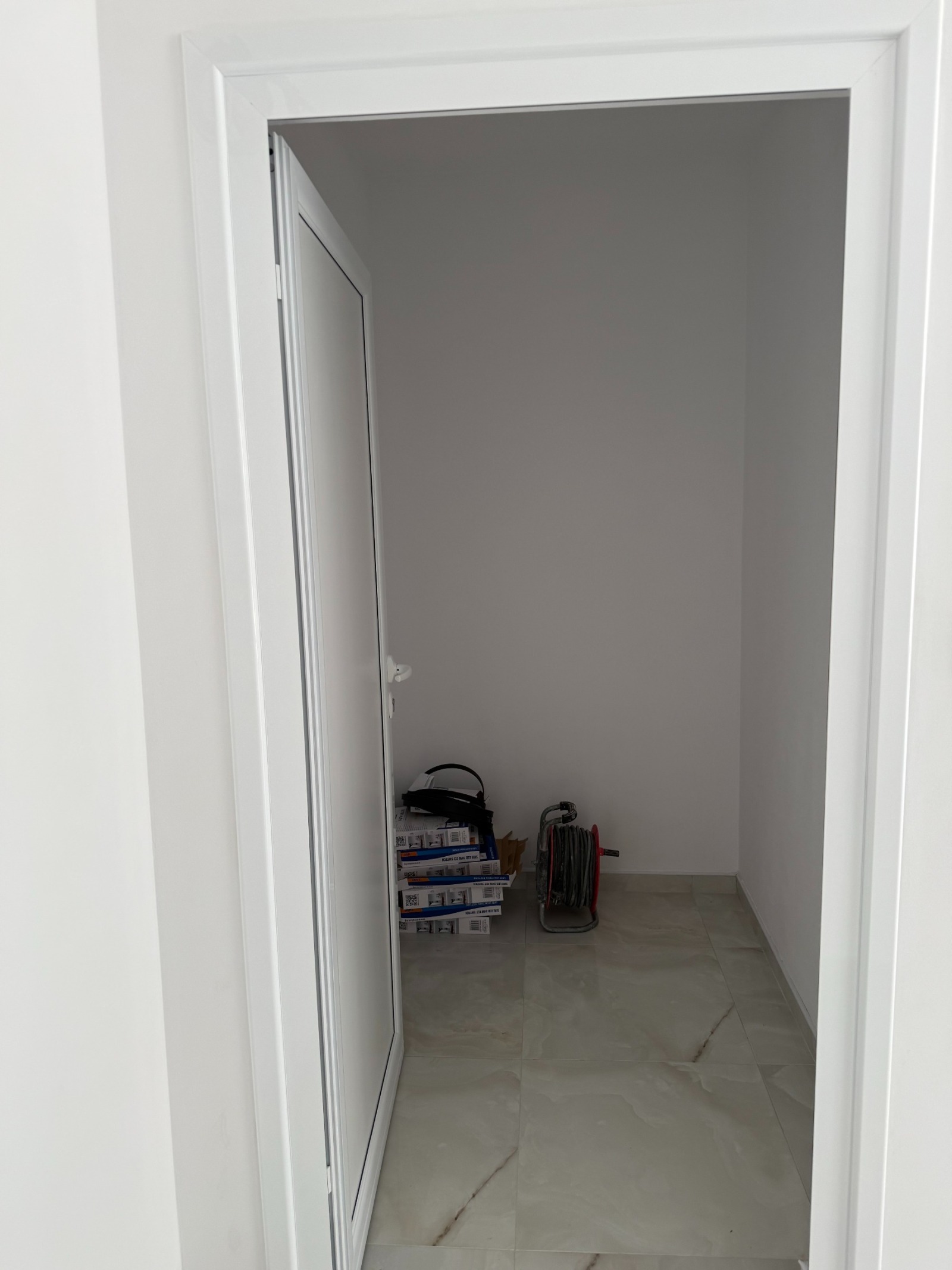 Продава ОФИС, гр. Търговище, Боровец, снимка 12 - Офиси - 54955222