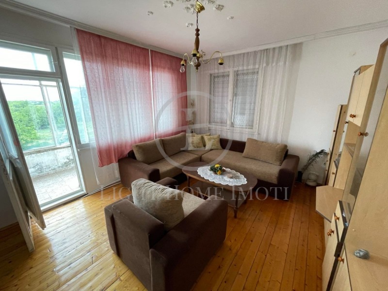 De vânzare  Etajul casei Plovdiv , Proslav , 169 mp | 77039548