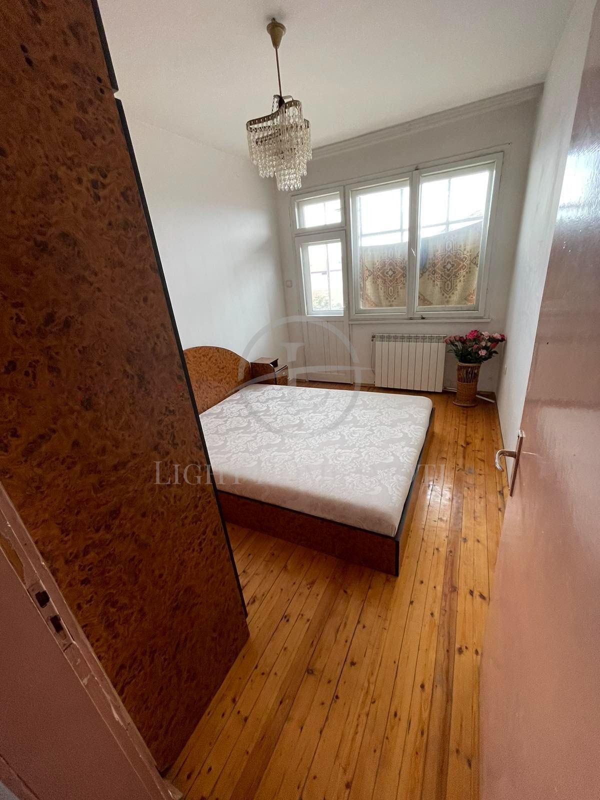 Продава ЕТАЖ ОТ КЪЩА, гр. Пловдив, Прослав, снимка 2 - Етаж от къща - 51821254