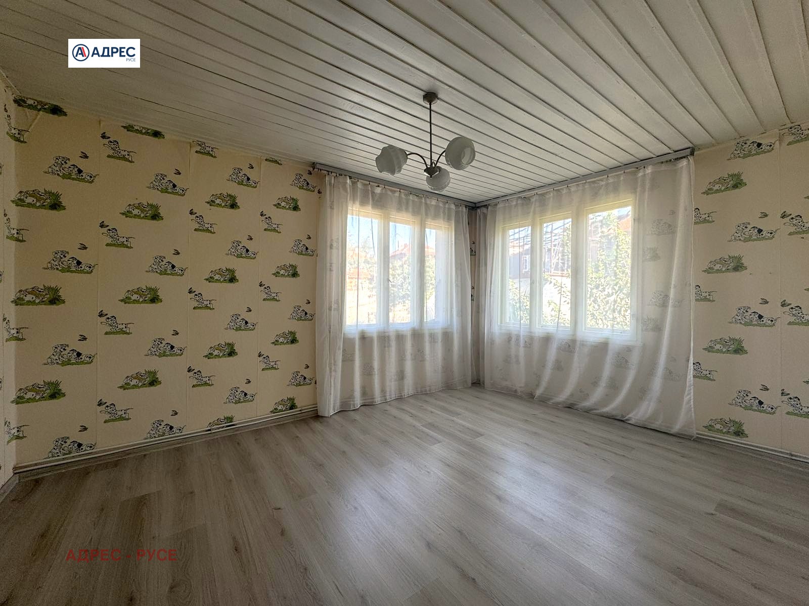 Продава ЕТАЖ ОТ КЪЩА, гр. Русе, Средна кула, снимка 3 - Етаж от къща - 56199889