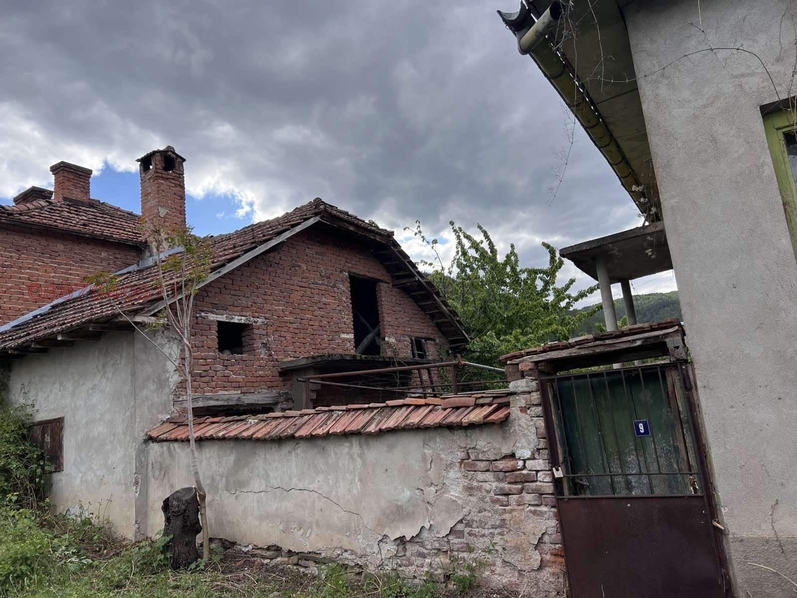 Продава КЪЩА, с. Драговищица, област Кюстендил