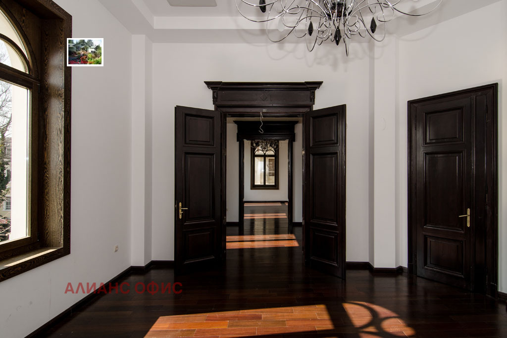 Продава КЪЩА, гр. Варна, Център, снимка 15 - Къщи - 55001699