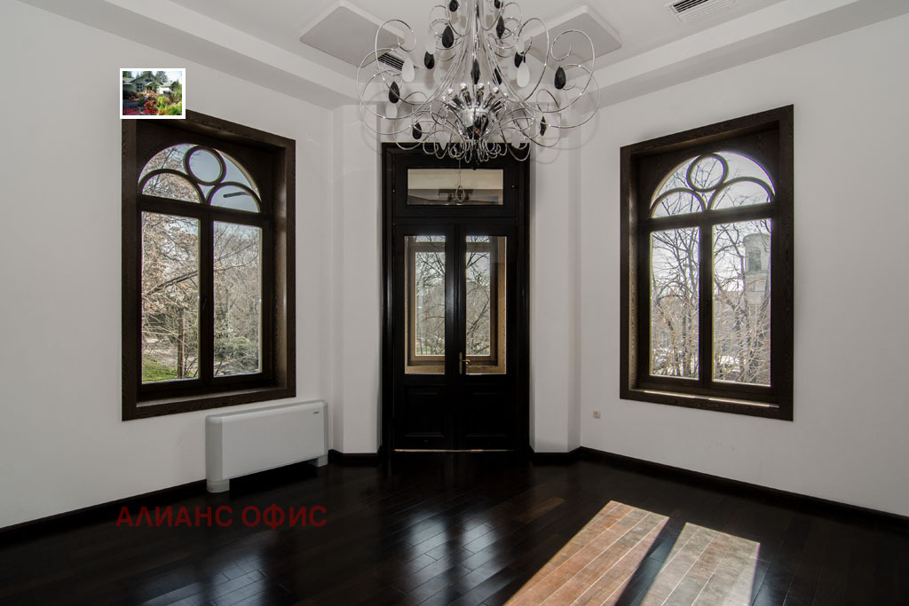 Продава КЪЩА, гр. Варна, Център, снимка 14 - Къщи - 55001699