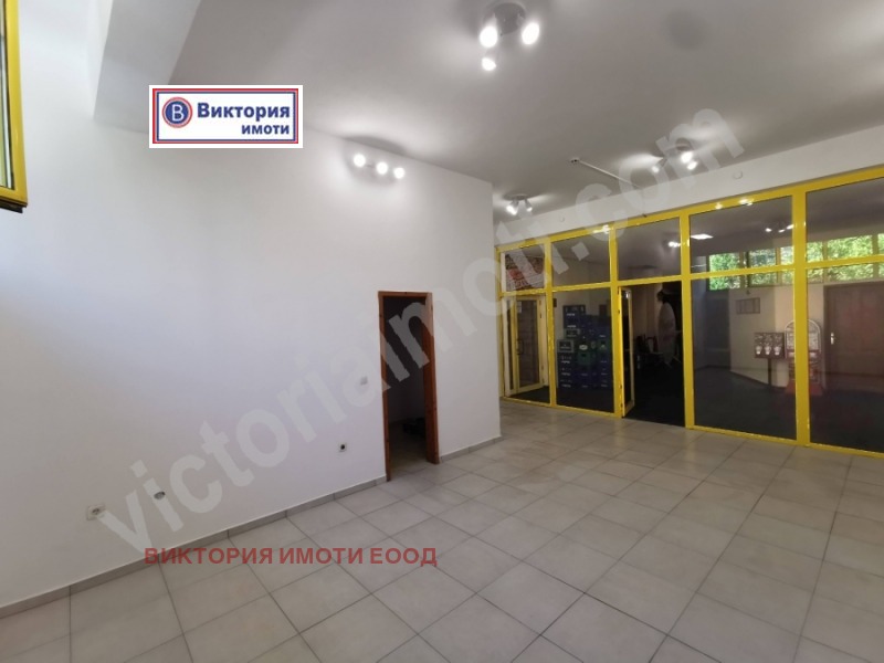 Продава МАГАЗИН в град Велико Търново, Бузлуджа - 42 кв.м / 38 000 € » 74 321.54 лв., ВИКТОРИЯ ИМОТИ ЕООД