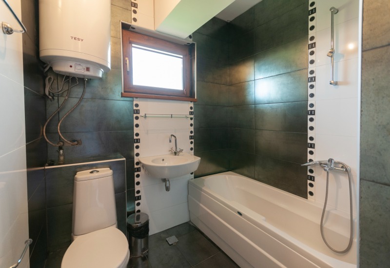 Продава КЪЩА, гр. Варна, м-т Горна Трака, снимка 15 - Къщи - 52211797