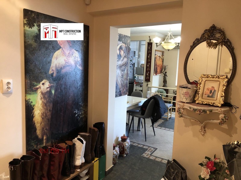Продается  3+ спальни Пловдив , Център , 179 кв.м | 91918712