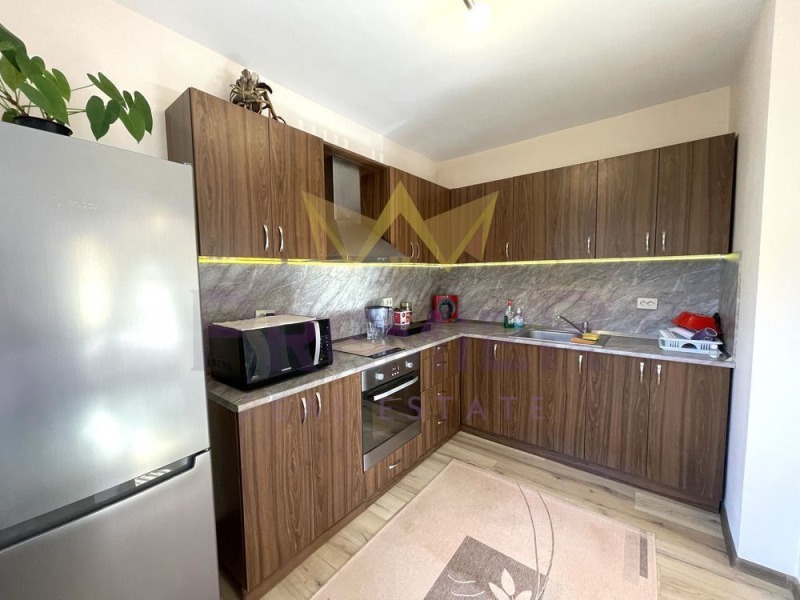 Na sprzedaż  Piętro domu Warna , Galata , 147 mkw | 46303911 - obraz [2]